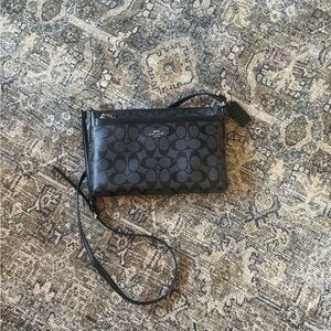 NEW Signature crossbody
